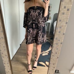 Forever 21 off the shoulder paisley dress M